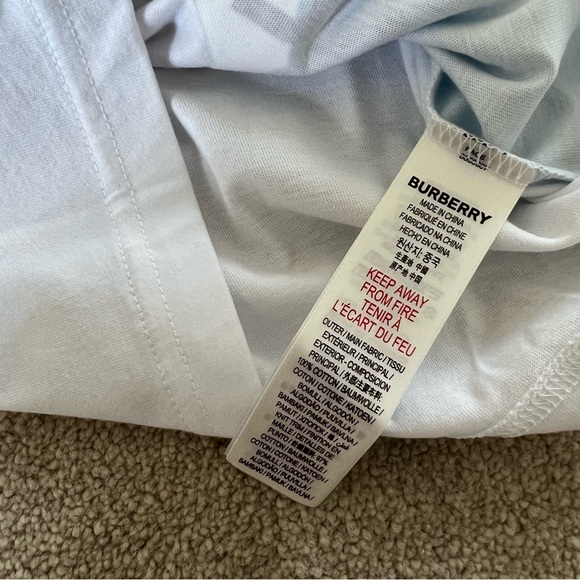 Burberry Deer Printed Graphic Tee Shirt Size 4 - Picture 6 of 6